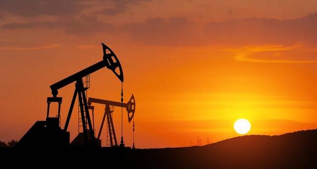 تقرير: شبكة لنقل الوقود تدر مليار دولار لإيران سنويا