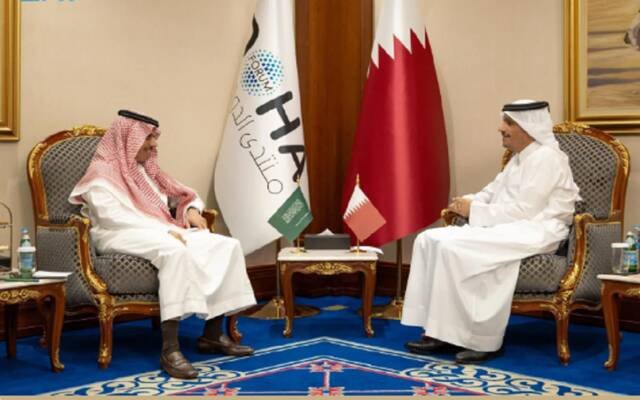 وزيرا خارجية السعودية وقطر يناقشان سبل تطوير التعاون بمختلف المجالات