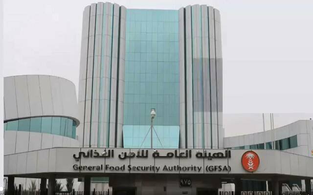 “الأمن الغذائي” ترسي الدفعة السادسة من القمح المستورد للعام 2024