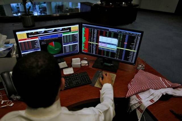 محللون: هذه القطاعات تستعد لخطف أنظار مستثمري الأسهم بالنصف الأول 2025