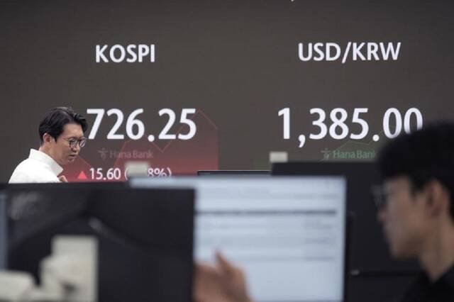 تباين الأسهم الآسيوية مع انخفاض أرباح الشركات الصينية