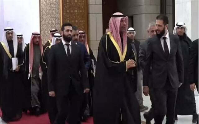 أحمد الشرع يلتقي أمين عام مجلس التعاون الخليجي ووزير خارجية الكويت