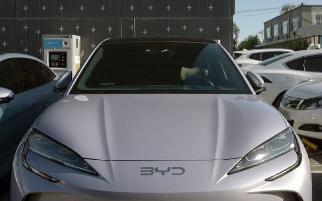 “BYD” تقترب من صدارة سوق السيارات الكهربائية عالمياً