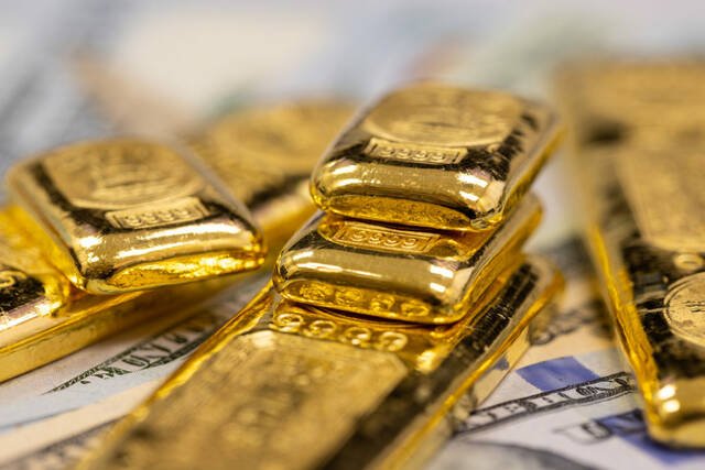 استقرار الذهب بعد مكاسب سنوية بلغت 27%