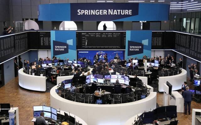 الأسواق الأوروبية تبدأ عام 2025 بمكاسب وسط أداء متباين للقطاعات