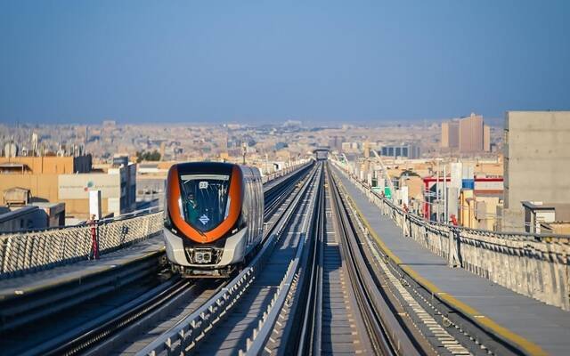 تشغيل المسار البرتقالي بقطار الرياض.. و3 محطات جديدة تعمل بالمسار الأزرق