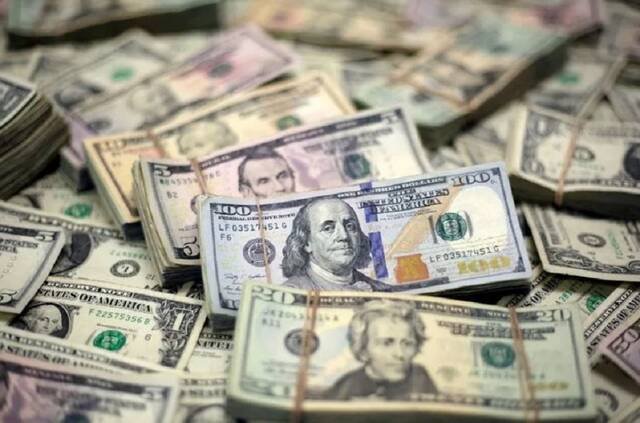 الدولار يتجه لمكاسب قوية قبل بيانات الوظائف الأمريكية